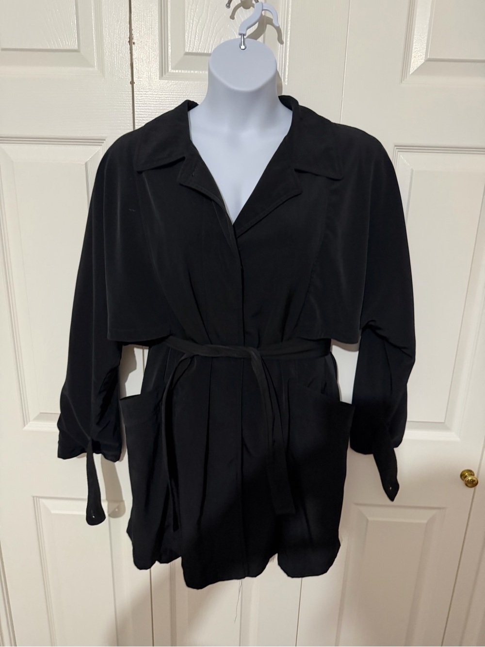 90s vintage utex trench coat with tie size M